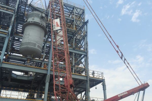 300 MT - Demag CC 1800-1 - REFINERY